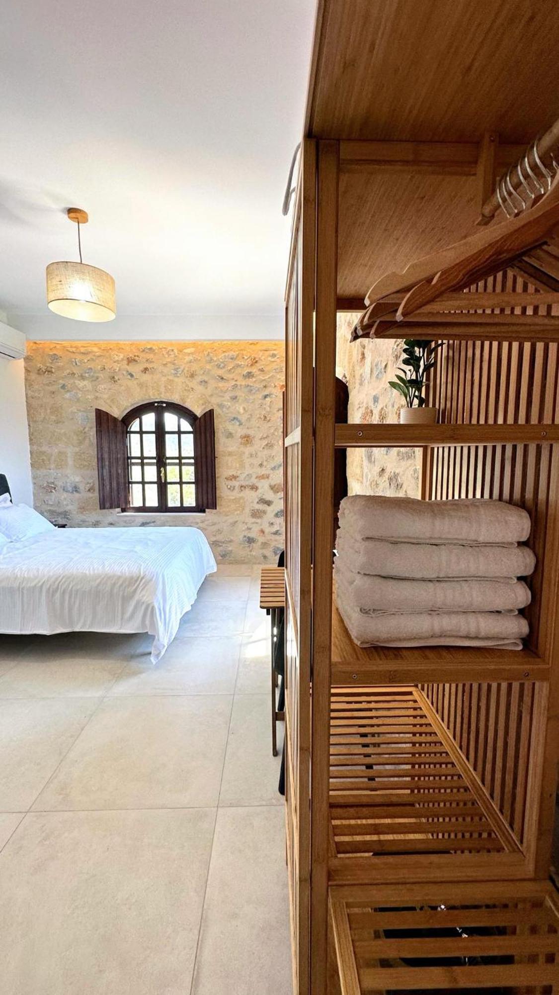Papanestoras Apartments Kardhamili Bagian luar foto