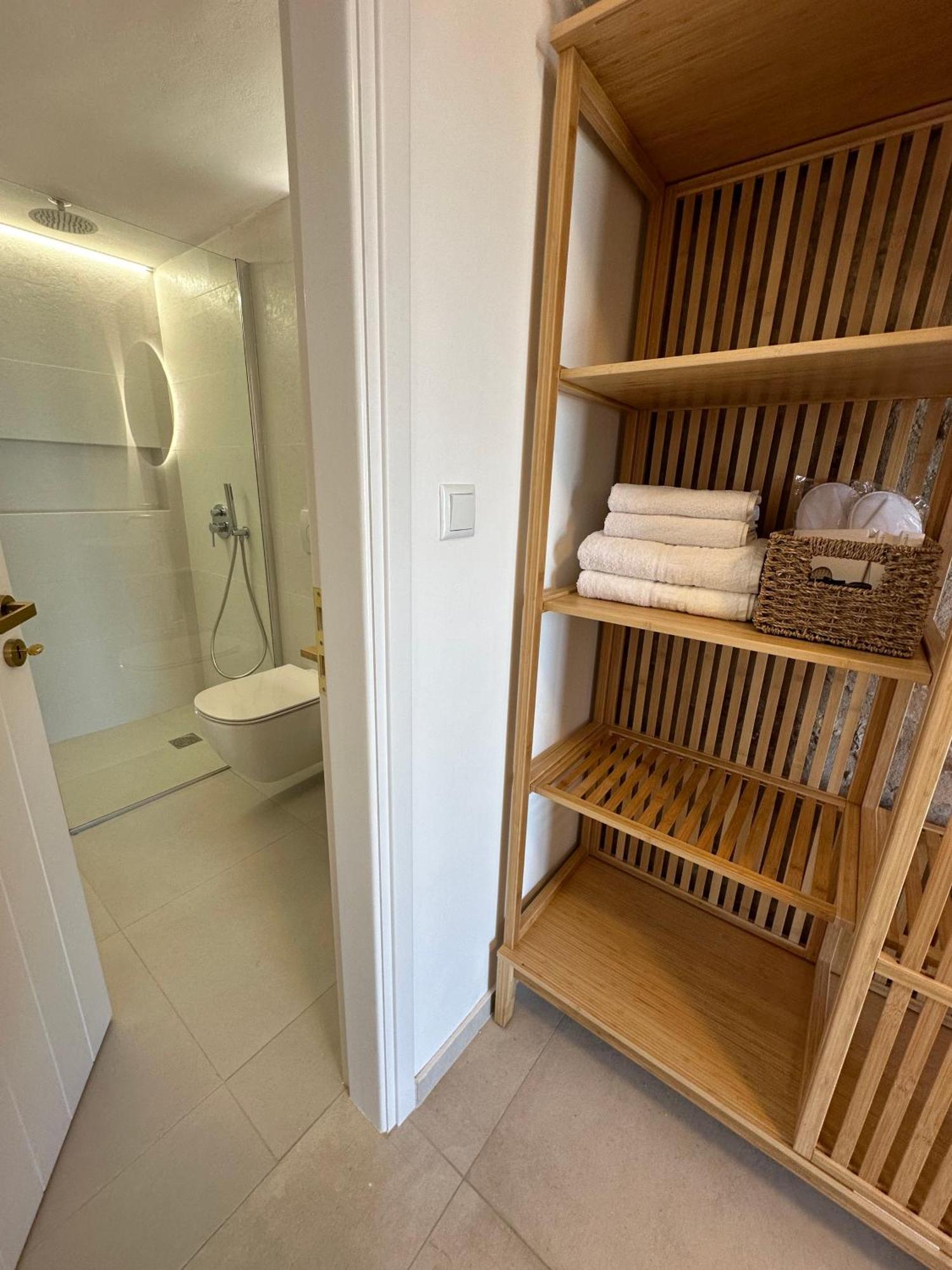 Papanestoras Apartments Kardhamili Bagian luar foto