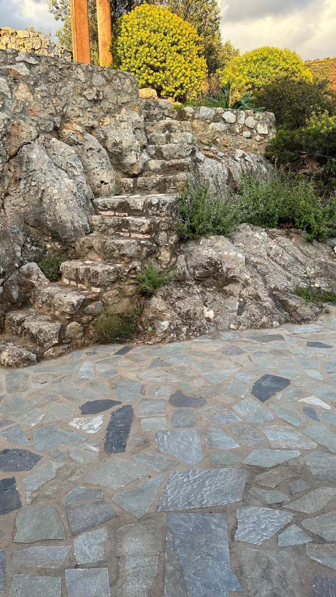 Papanestoras Apartments Kardhamili Bagian luar foto